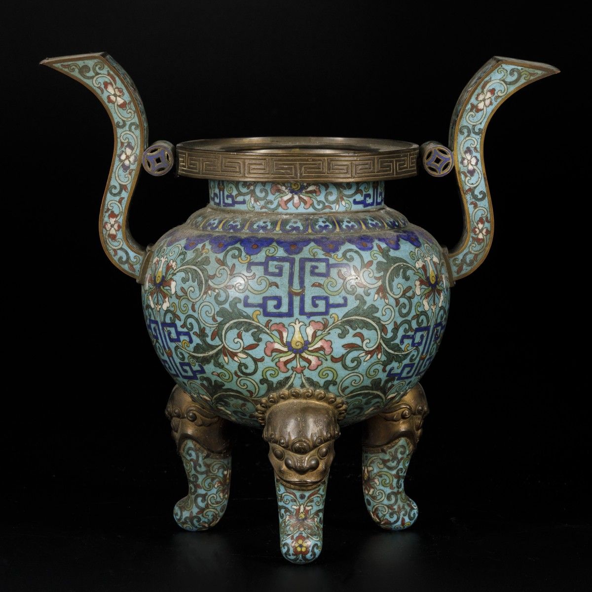 A cloisonne incense burner, China, 18/19th century. Lid is missing. 30 x 32 cm. &hellip;