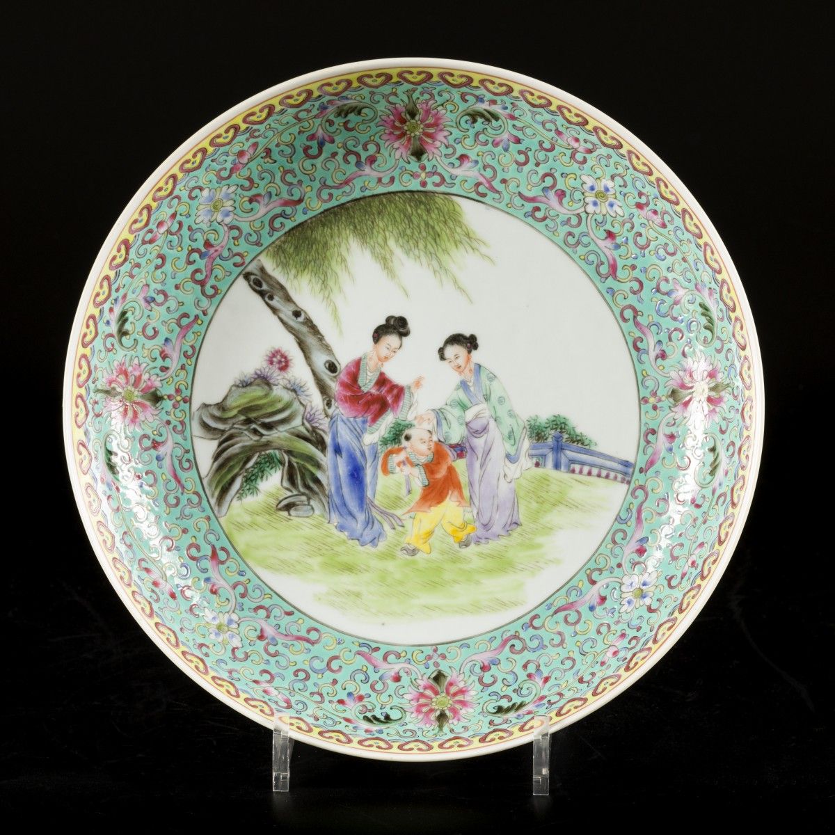 A porcelain charger with famille rose decoration, marked Qianglong, China, Repub&hellip;
