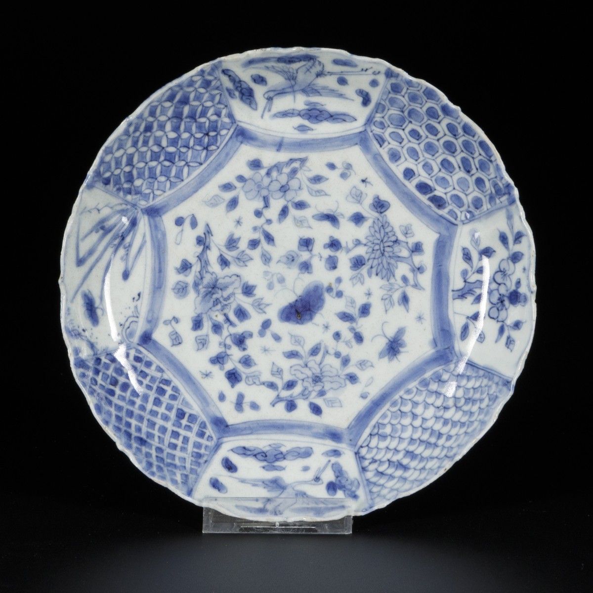 A "kraak" porcelain plate with floral decor in compartmentalisation, China, Wanl&hellip;