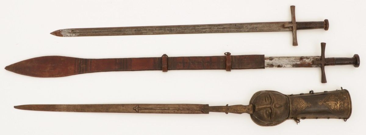 A lot with (3) various swords, a.W. (2) touareg swords, North Africa, 19th/ 20th&hellip;