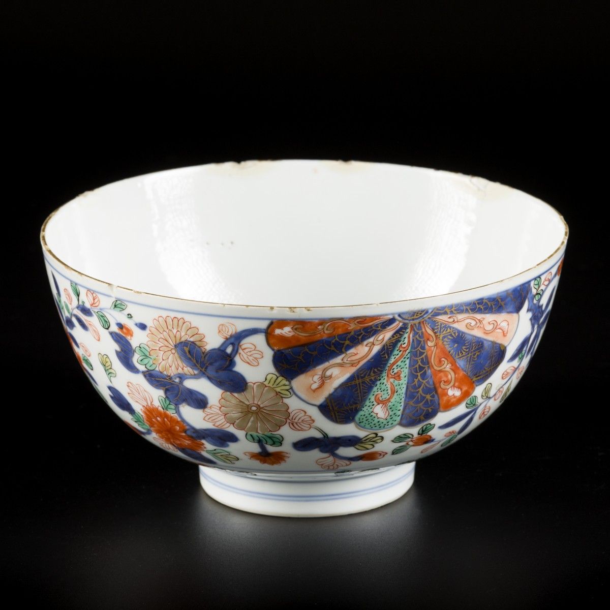 A porcelain Ko-aka-e bowl, made for the Japanese market, China, 18th century. Di&hellip;