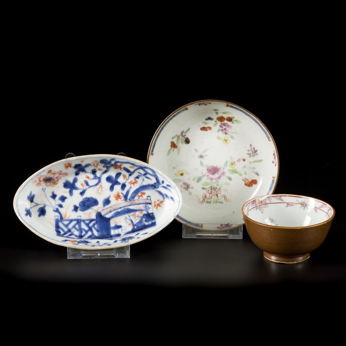 A lot comprising porcelain items a.W. A capuchin cup and saucer and an Imari dis&hellip;
