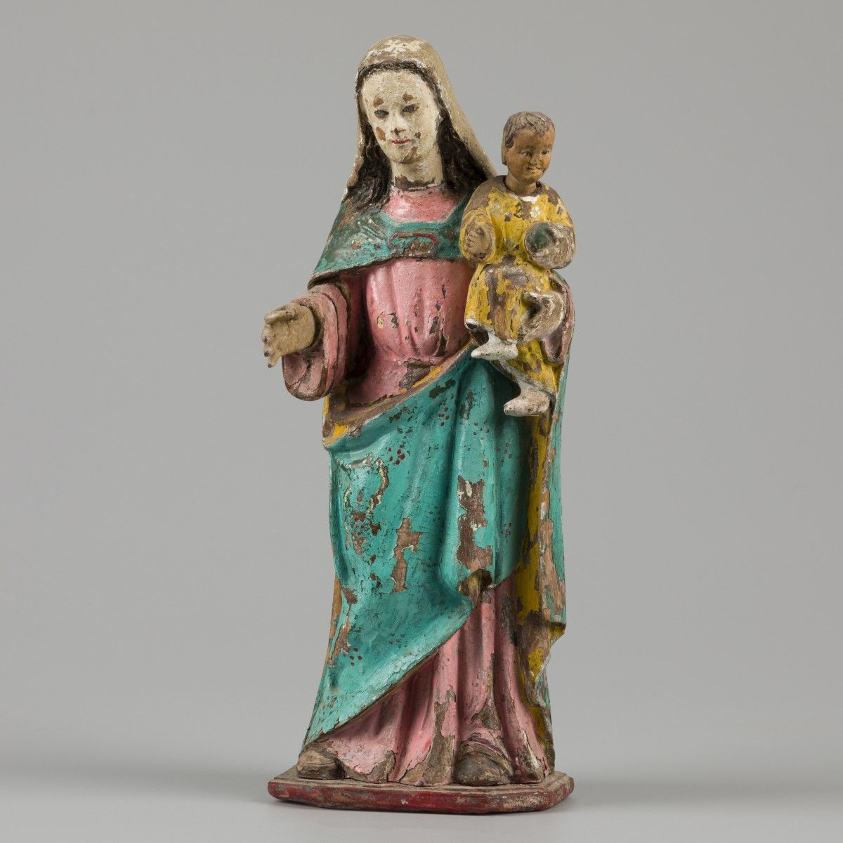 A polychrome sculpture of a Madonna and kind, Phillipines 19th C. H. 32 cm. Schä&hellip;