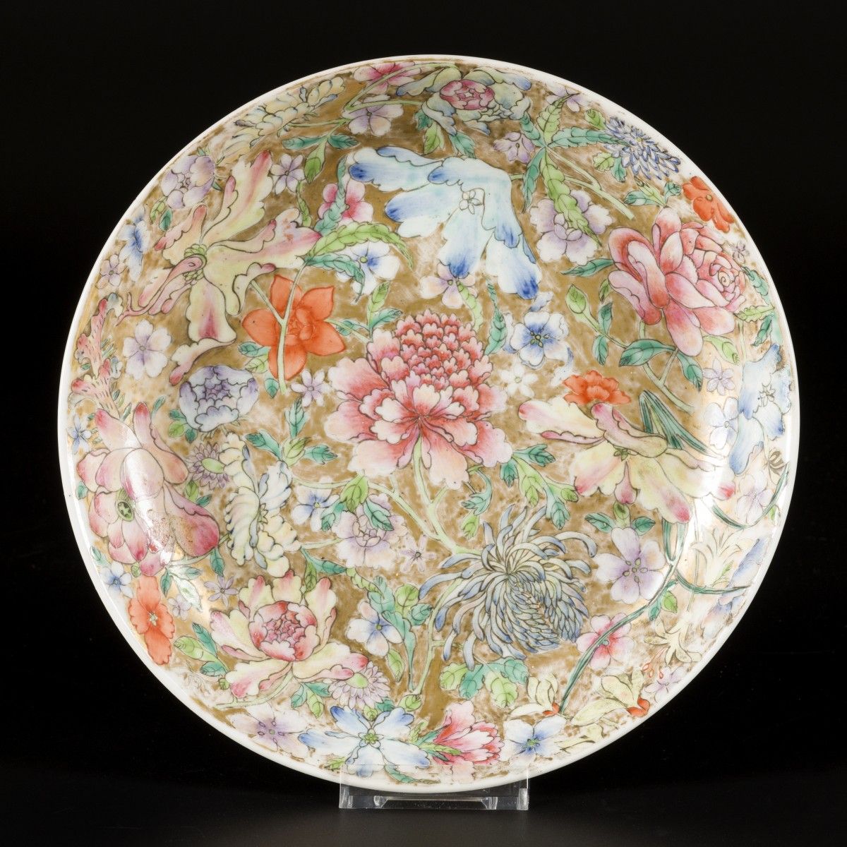 A porcelain plate with mille fleur decor, marked. Qianglong, China, 19th century&hellip;