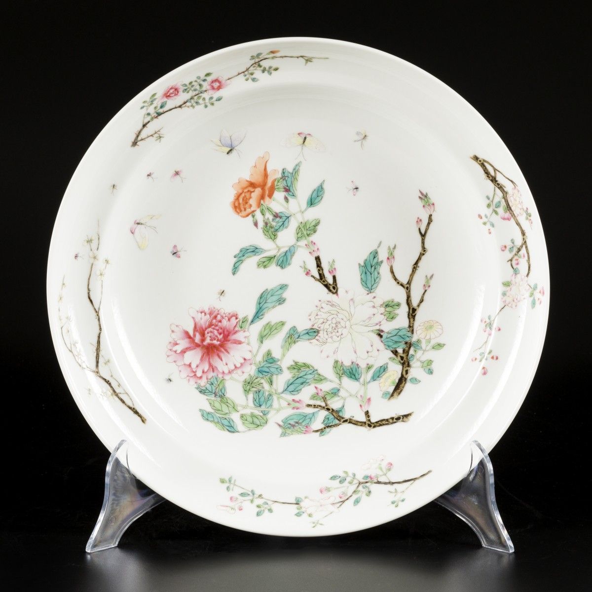 A porcelain charger with decoration of flowers and insects, marked Yongzheng, Ch&hellip;