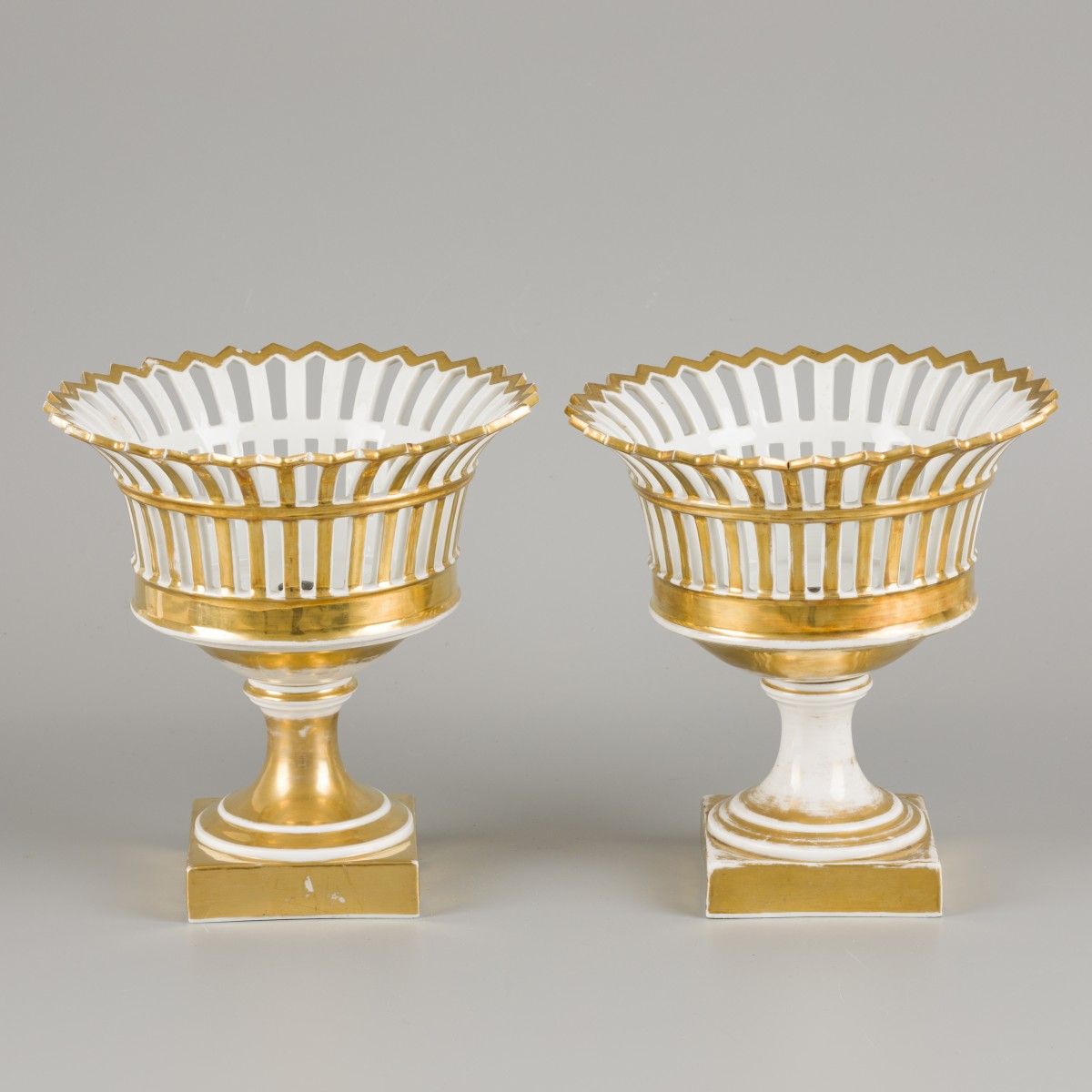 A set of (2) Empire gilt porcelain coupes, France, 1st half 19th century. Dim. 2&hellip;