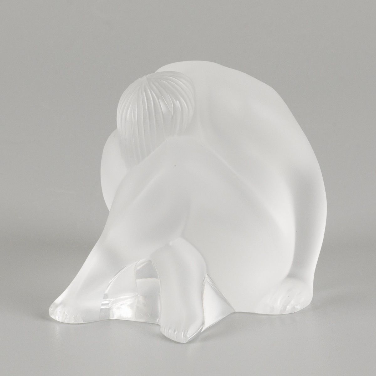 A glass sculpture "nu assis", Lalique, late 20th century. In scatola originale, &hellip;