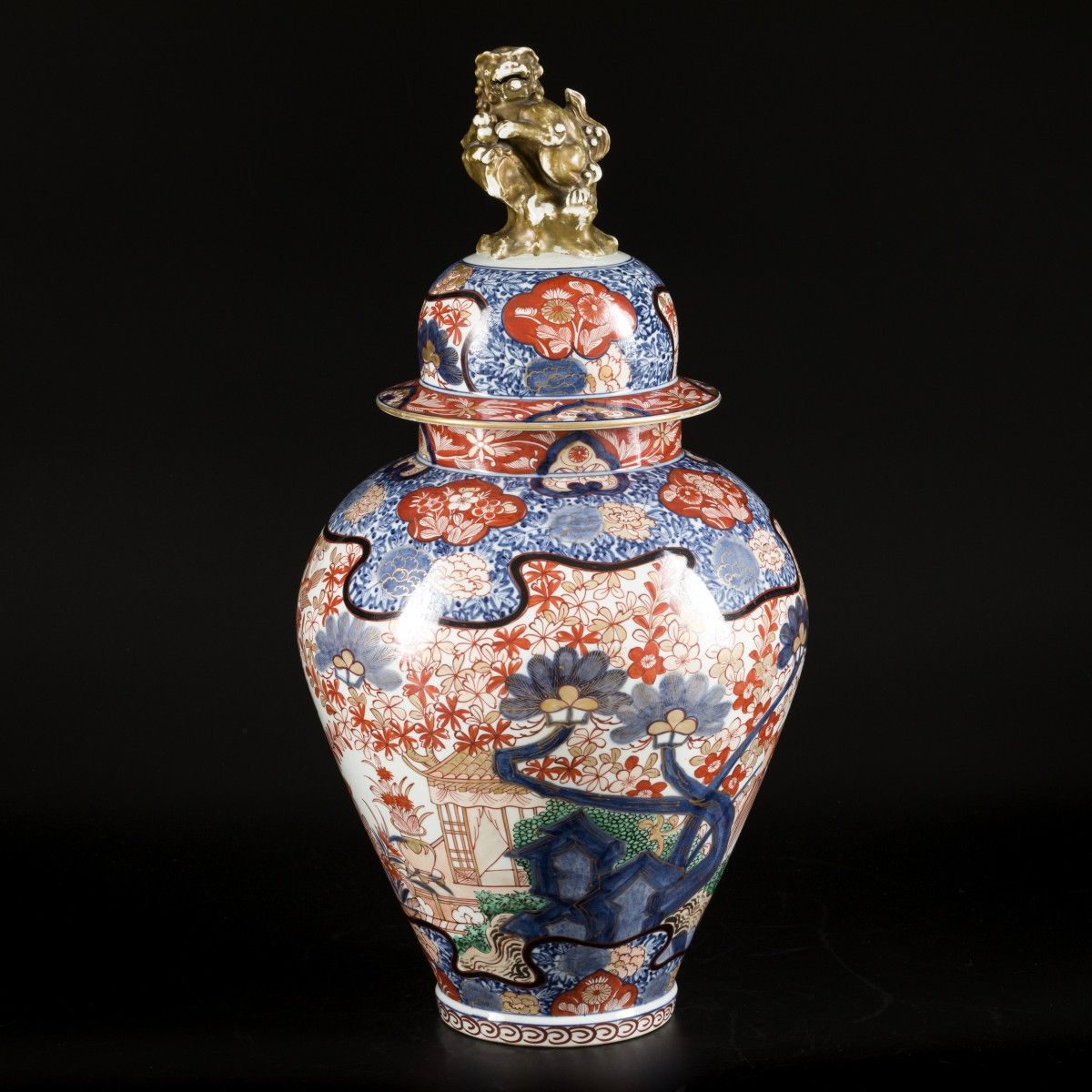 A large porcelain lidded vase with Imari decoration, Japan, 18th century. Abm. 6&hellip;