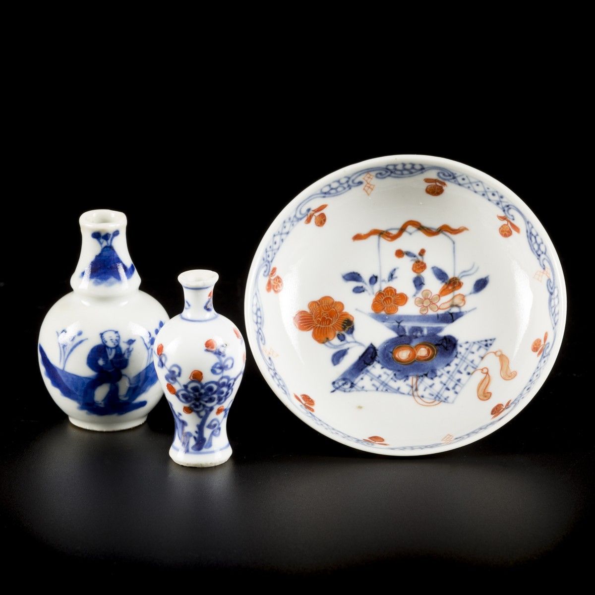 A lot of various porcelain comprised of a saucer with Imari decoration and (2) m&hellip;
