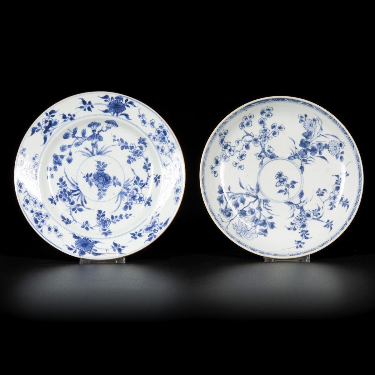 A lot comprised of (2) porcelain plates with floral decoration in circle, China,&hellip;