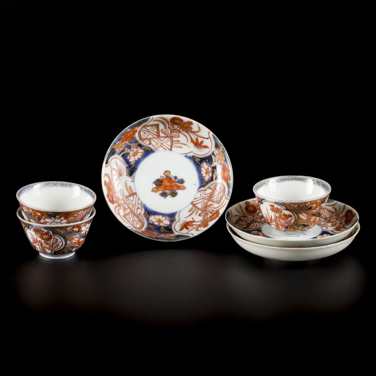 A set of (3) porcelain cups and saucers with Imari decoration, Japan, 18th centu&hellip;