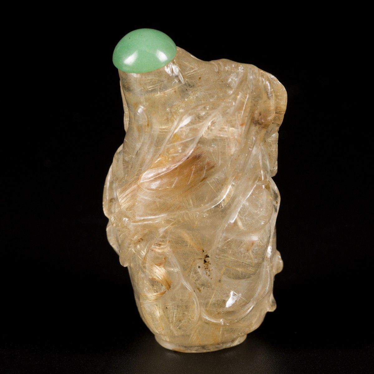 A rock crystal snuff bottle decorated with gourd, China, 19th century. H. 6 cm E&hellip;