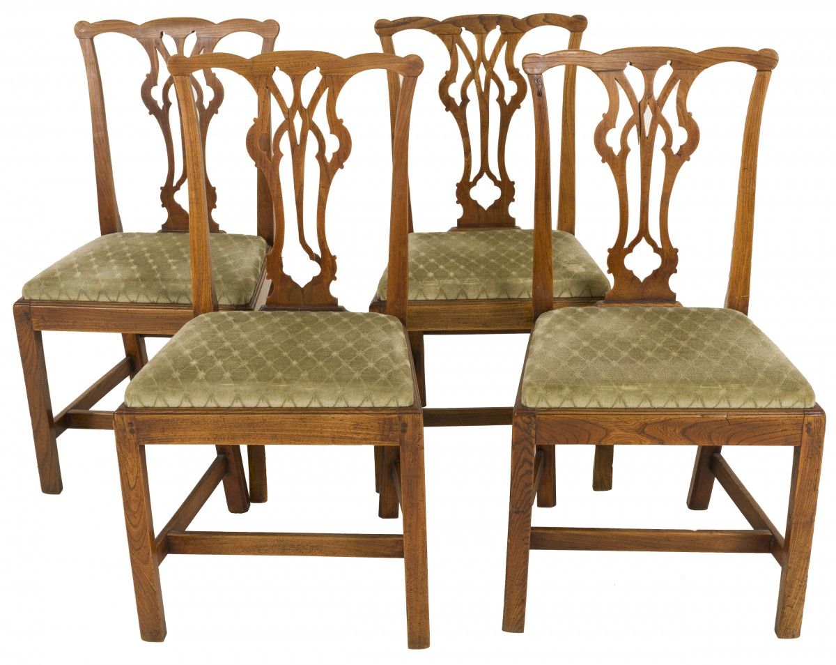 A set of (4) Chippendale-style chairs, England, 2nd quarter 18th century. Le dos&hellip;