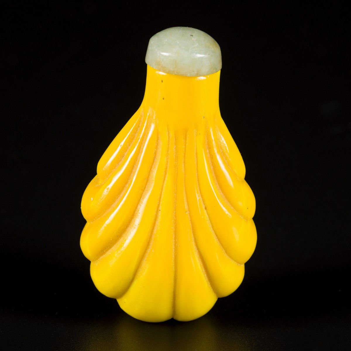 An imperial yellow glass snuff bottle, fruit-shaped, China, 19th century. H. 6 c&hellip;