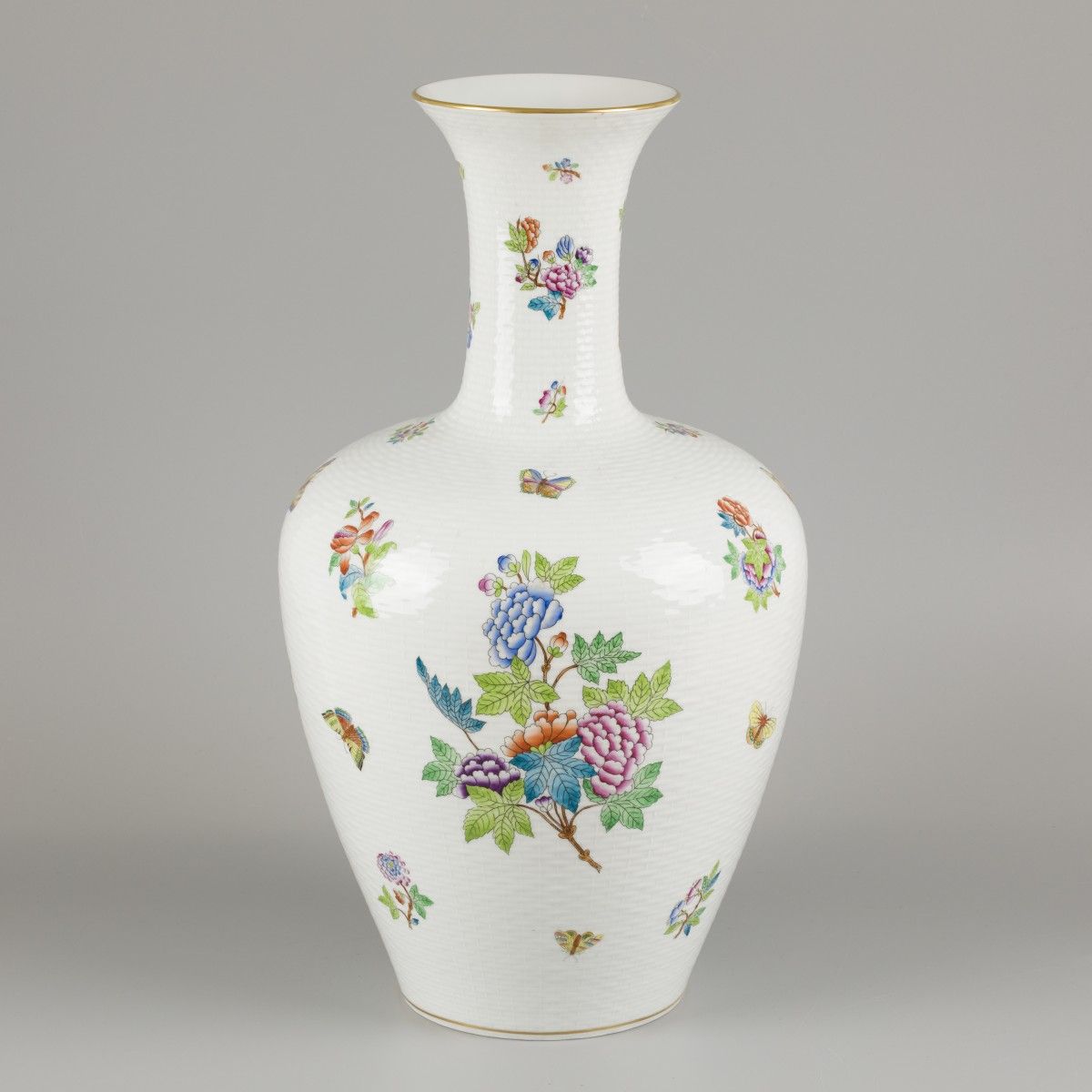 A porcelain baluster vase with Queen Victoria decor, Herend, 1st half 20th centu&hellip;