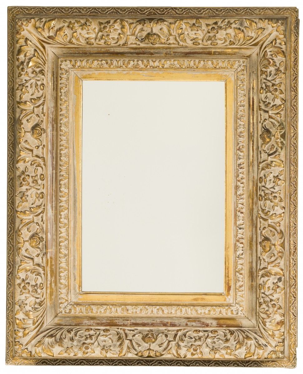 A rectangular gold painted mirror frame, 20th century. 框架用石膏涂抹，有丰富的装饰。
