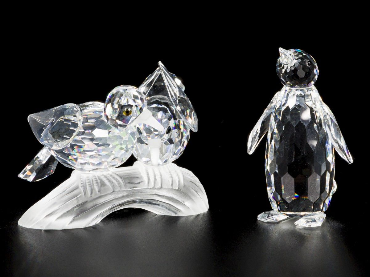 (2) piece lot of Swarovski miniatures Composé de : 2 tourterelles et un pingouin&hellip;