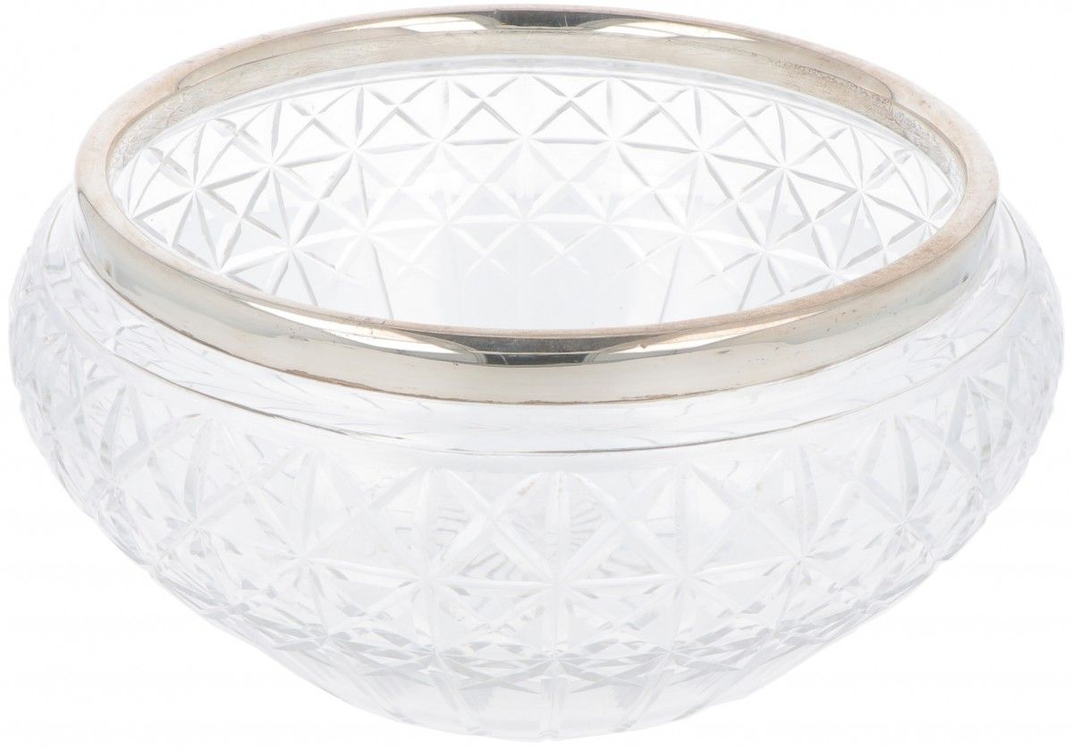 Fruit bowl silver. In vetro di cristallo tagliato con raccordo. Regno Unito, Che&hellip;