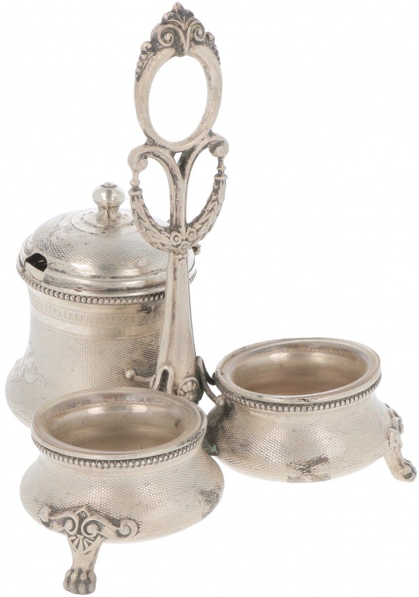 Condiment set silver. Verziert mit guillochierten Ornamenten, komplett mit origi&hellip;