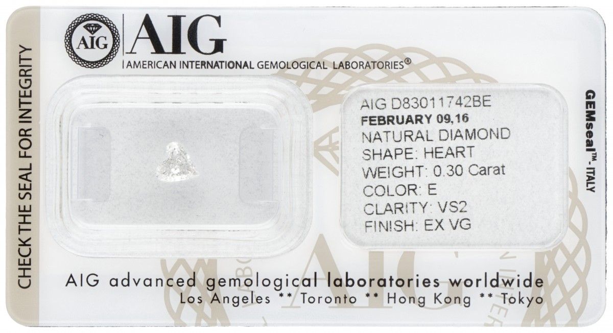 AIG Certified Heart Cut Natural Diamond 0.30 ct. Gewicht: 0,30 ct. (5,05 x 5,10 &hellip;