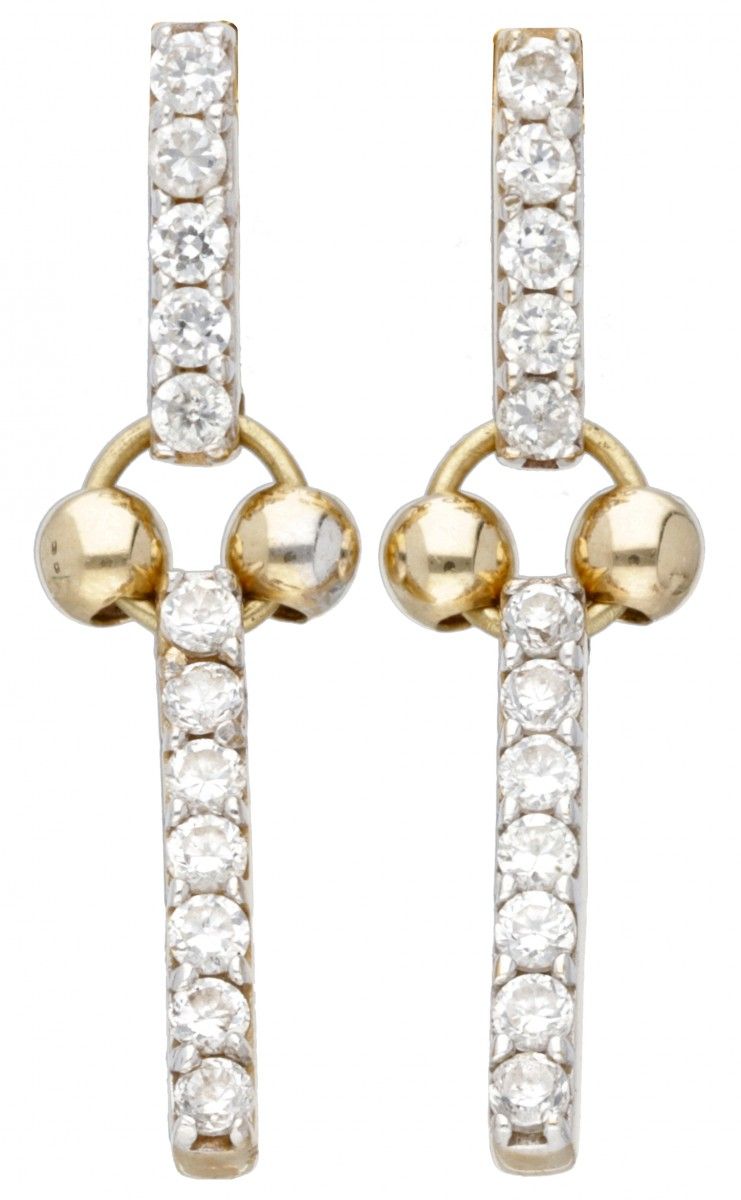 14K. Yellow gold earrings set with zirconia. 印章：585。长x宽：2.6 x 0.7厘米。重量：2.2克。
