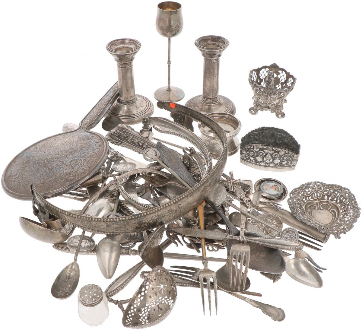 Large lot of various silver / silver-plated objects. Composé principalement d'ob&hellip;