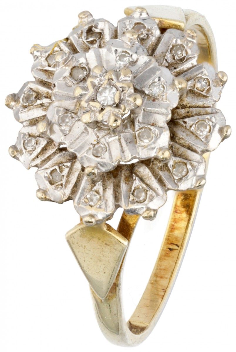 14K. Bicolor gold rosette ring set with approx. 0.10 ct. Diamond. Marchi: G585, &hellip;