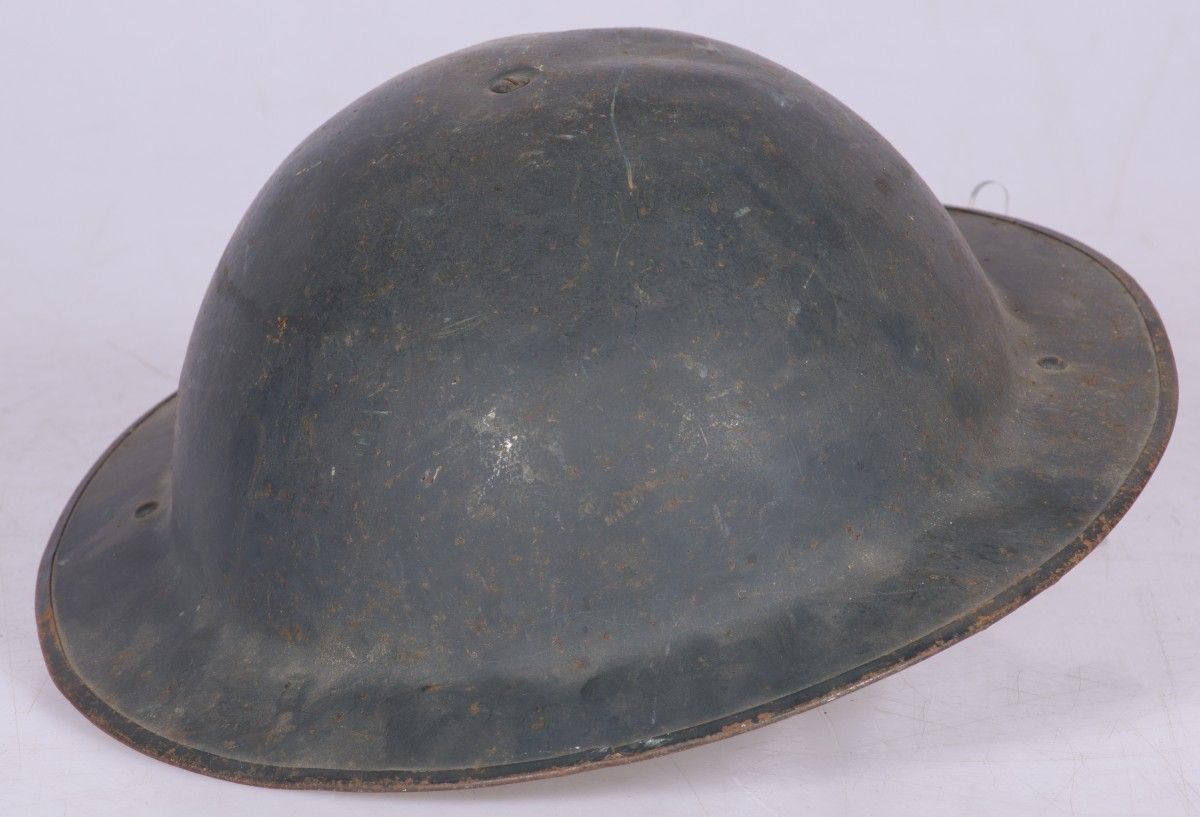A British/ Belgian WOII helmet with inner lining, ca. 1945. L'étendard belge sur&hellip;