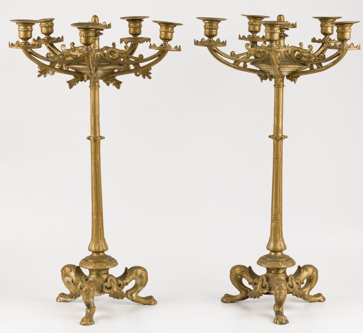 A set of (2) gold painted ZAMAC candelabra, France, ca. 1900. 五盏灯，中央有顶盖，灯杆靠在一个三脚&hellip;