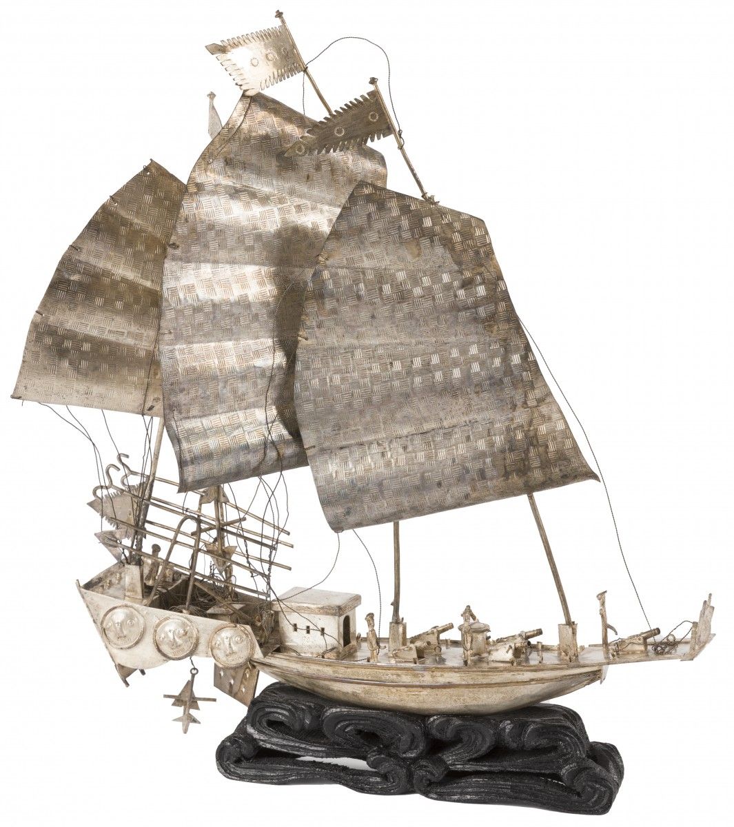 Miniature sailboat BLA. Con muchos detalles, sobre una base de madera. Siglo XX,&hellip;