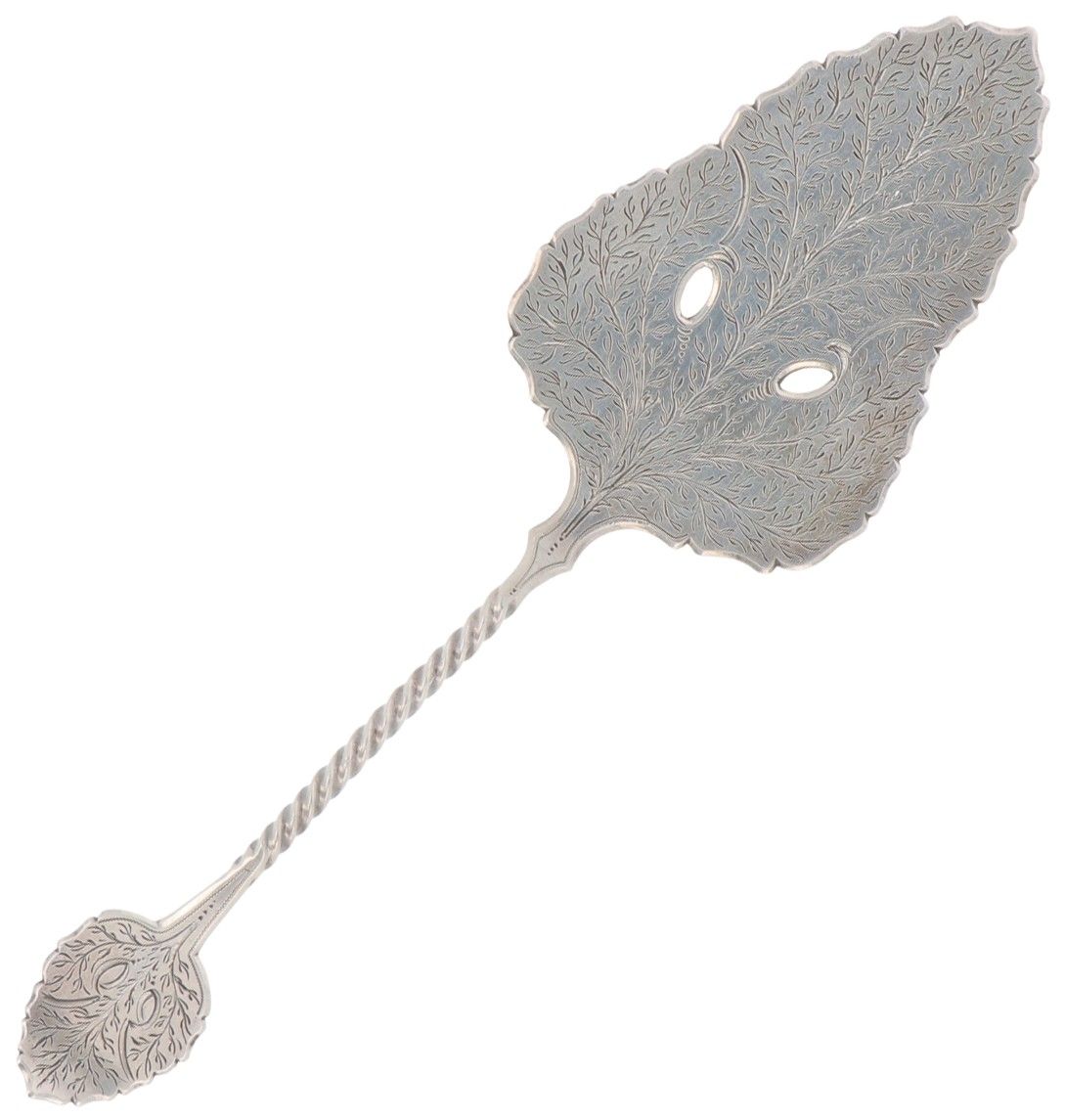 Pastry scoop silver. 执行的是扭曲的茎和风格化的叶子图案。荷兰，Schoonhoven，Johannes van Halteren，1896&hellip;