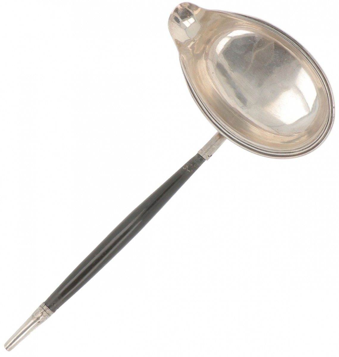 Bowl spoon silver. 有螺纹或锉刀边，椭圆形的碗和非原创的把手。英国，伦敦/爱丁堡，1805/2016，印记。狮子，豹头，难以辨认的制造商标记，&hellip;