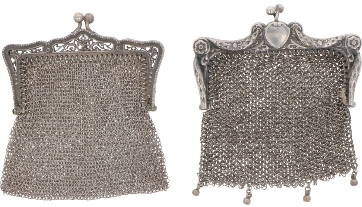 (2) piece lot of silver bracket purses. 不同的设计，都有链式邮袋。20世纪，印记：不清楚的印记，Z. 92克，800/1&hellip;