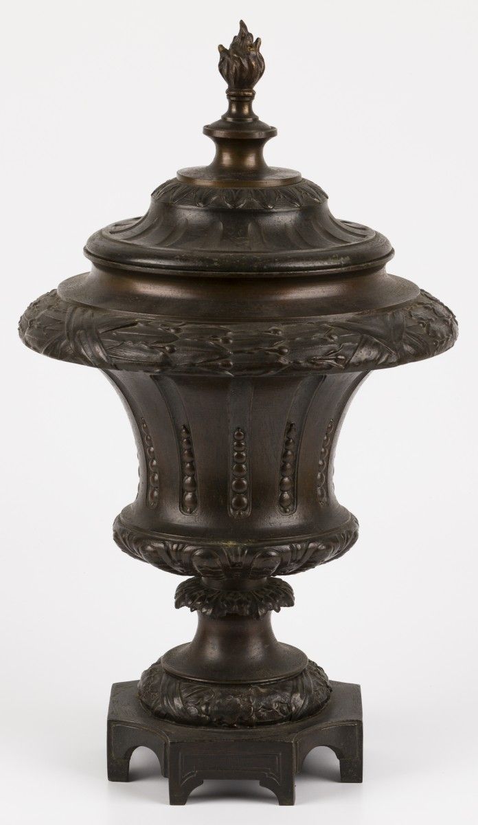 A bronze decorative vase with lid, France, late 19th century. Null