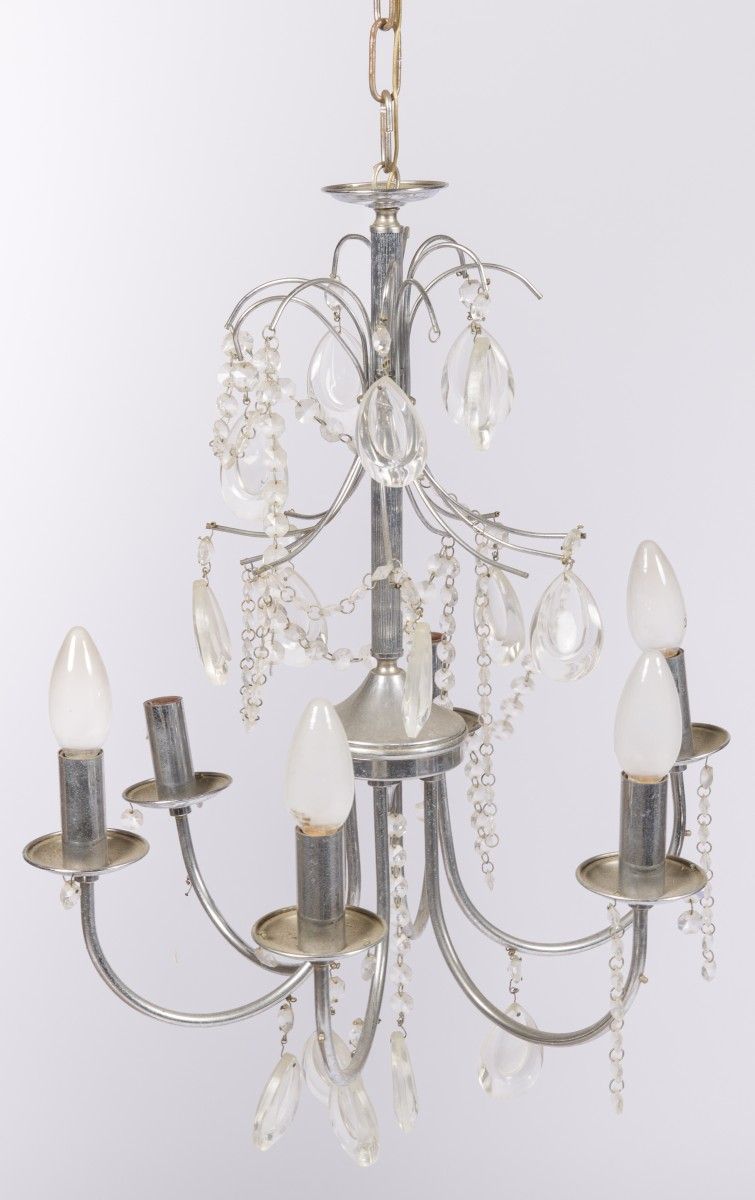 A six light hanging lamp/chandelier, 20th century. Avec pendentifs en verre. 

H&hellip;