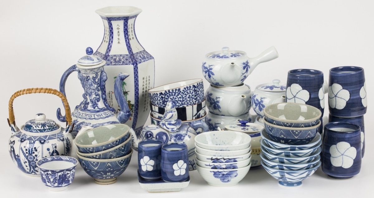 A large lot of various porcelain and earthenware. China/Japan, 20th century. Nul&hellip;