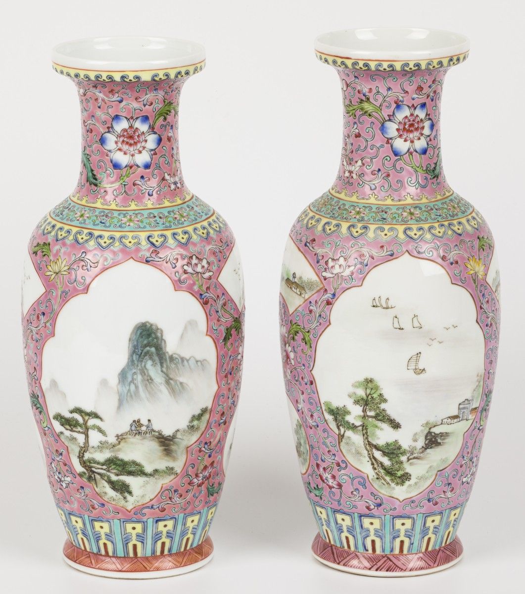 A set of (2) porcelain vases with Famille Rose decor. China, 2nd half 20th centu&hellip;