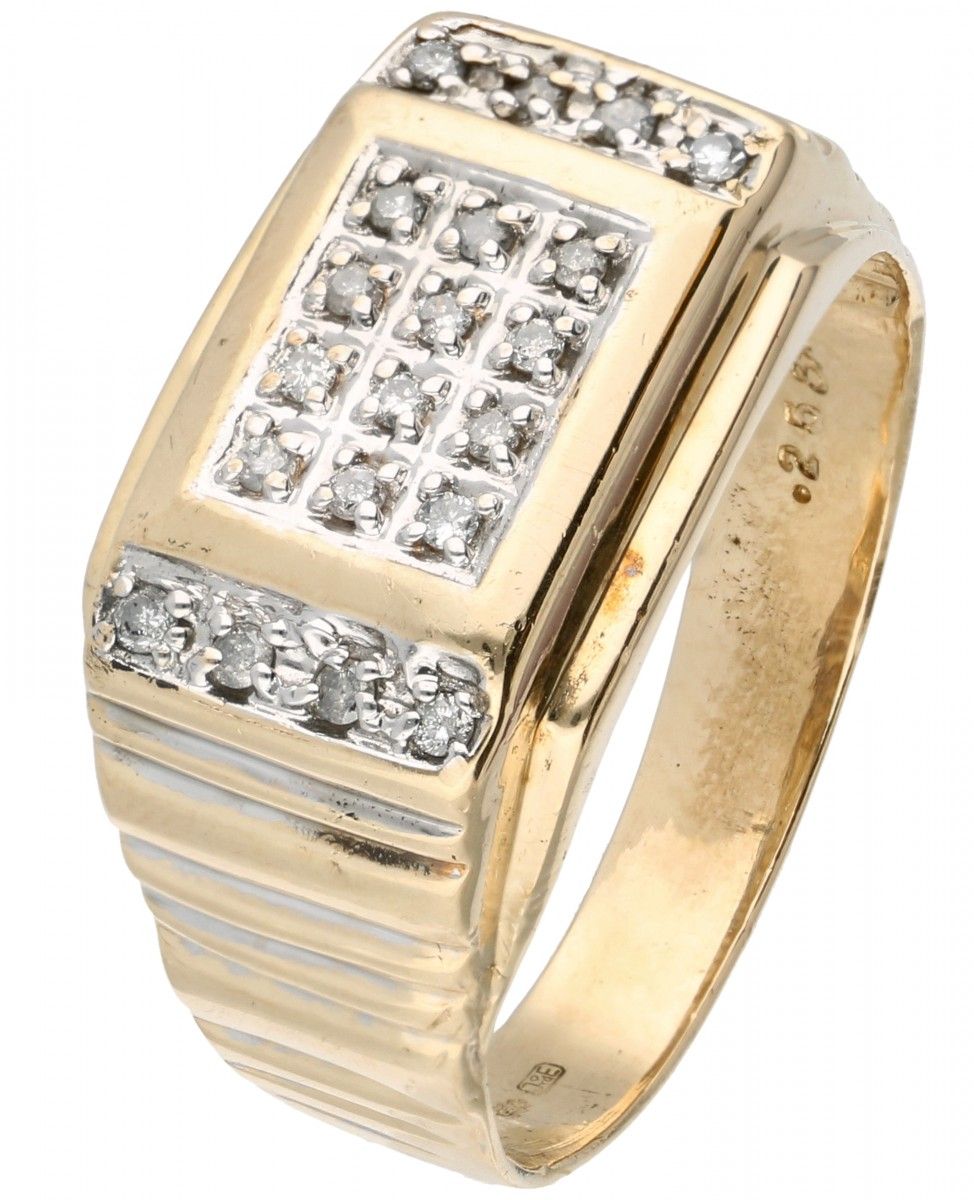 14K. Yellow gold signet ring set with approx. 0.20 ct. Diamond. Maker's mark: va&hellip;