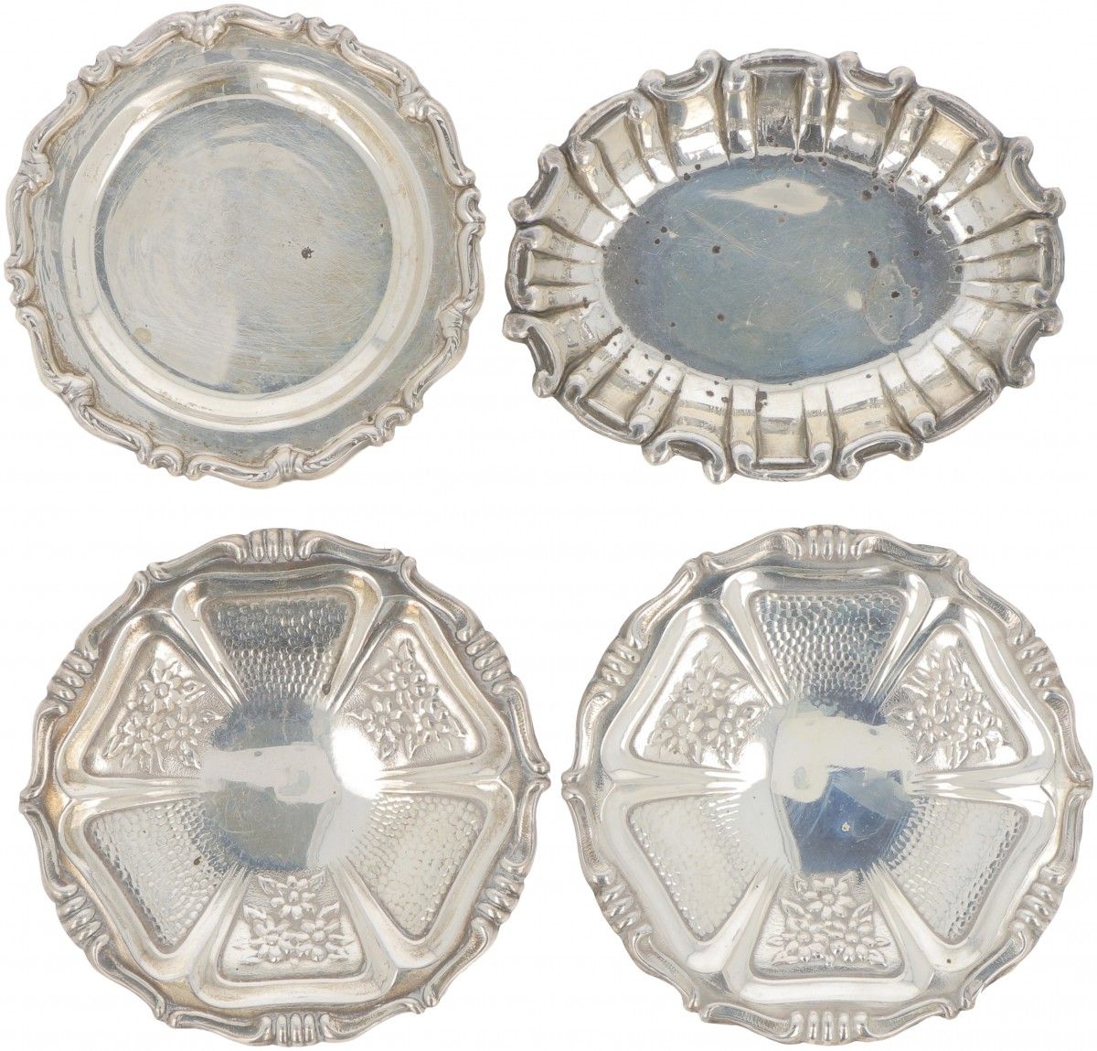 (4) piece lot of bonbon or 'sweetmeat' dishes in silver. En différents modèles. &hellip;