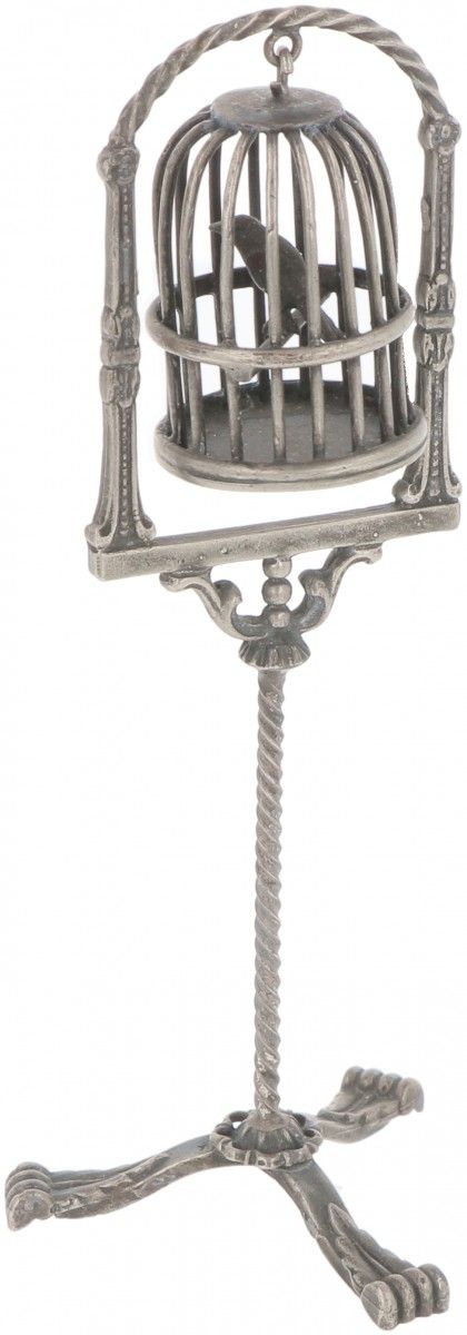 Miniature bird cage silver. 有很多细节。20世纪初，标记。ZII.40克，835/1000。高12厘米。估计：25 - 50欧元。