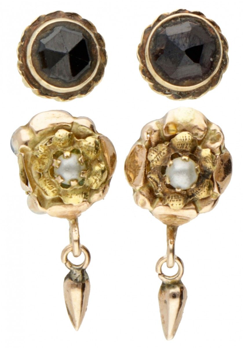 Lot of two pairs of antique 14K. Yellow gold earrings set with garnet and seed p&hellip;