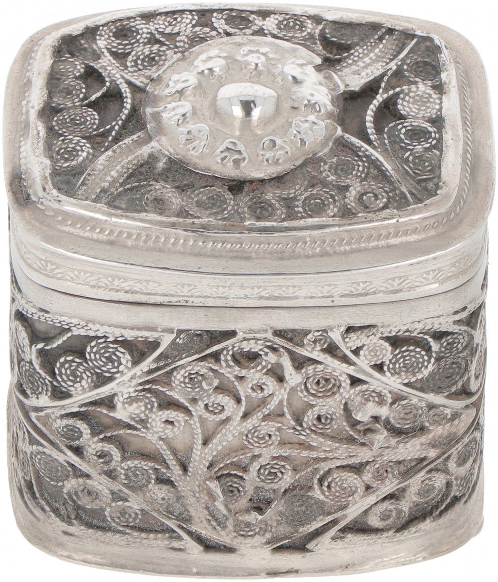Loderein box silver. Avec des décorations en filigrane soudées. Pays-Bas, Schoon&hellip;