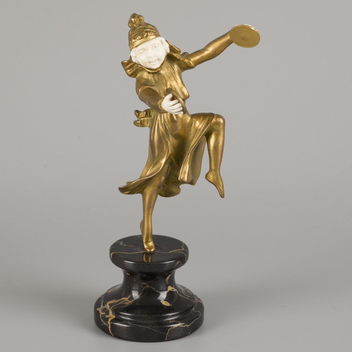 Affortunato Gory (XIX-XX), a bronze 'chryselephantine' sculpture depicting a dan&hellip;