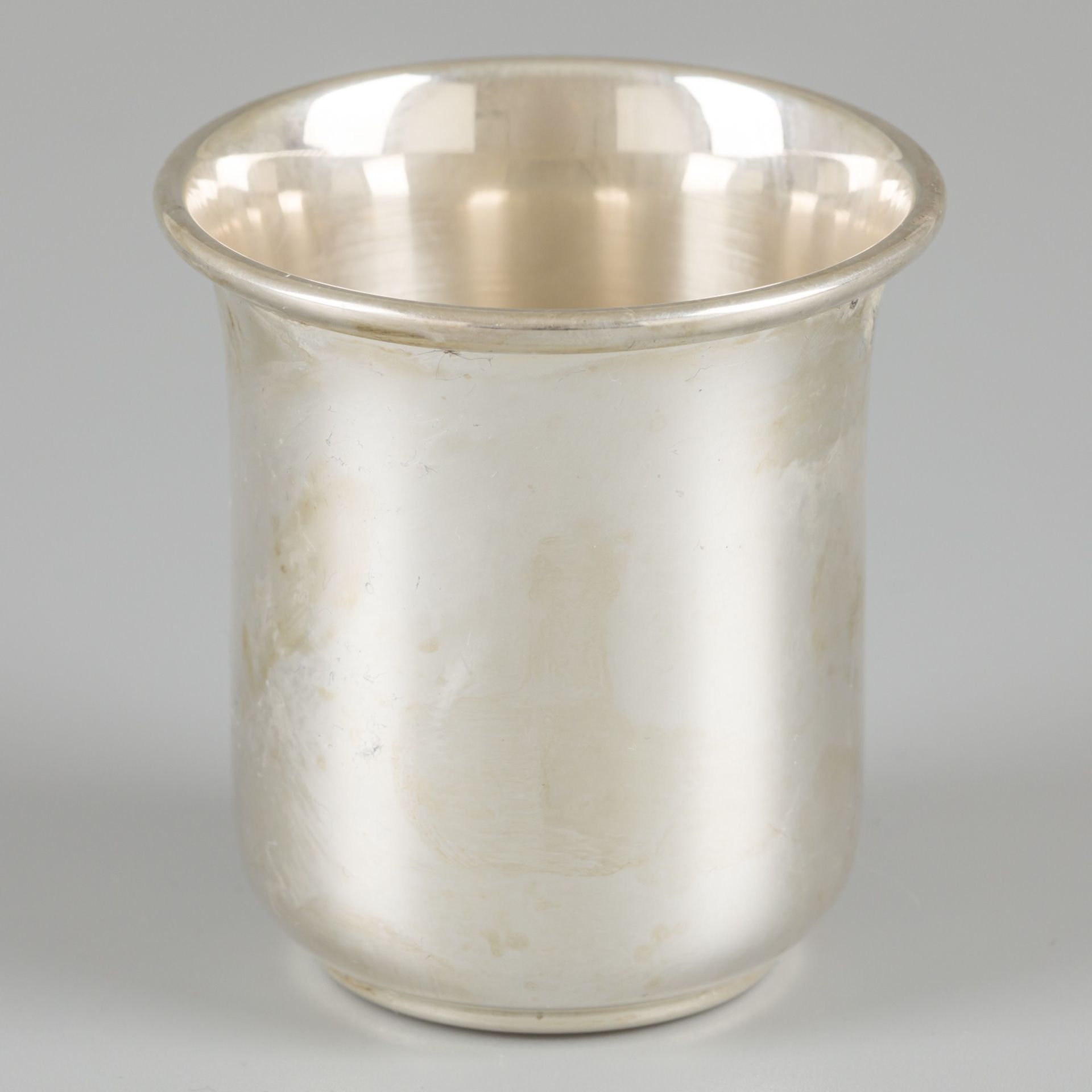 Drinking cup silver. Modernist cylindrical design. Netherlands, Berkel - Enschot&hellip;