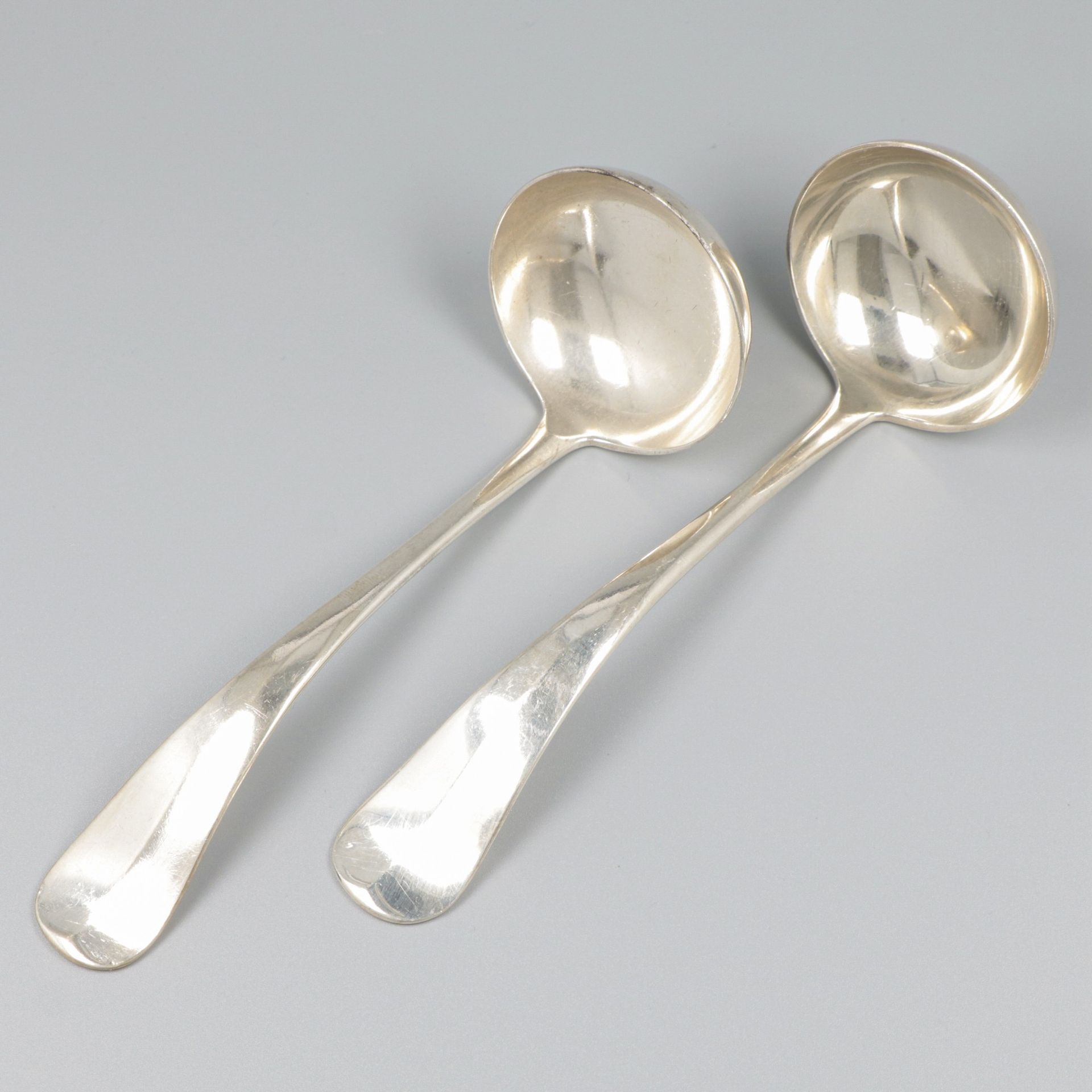 2-piece set of sauce spoons ''Haags Lofje'' silver. "Haags Lofje". Pays-Bas, Voo&hellip;