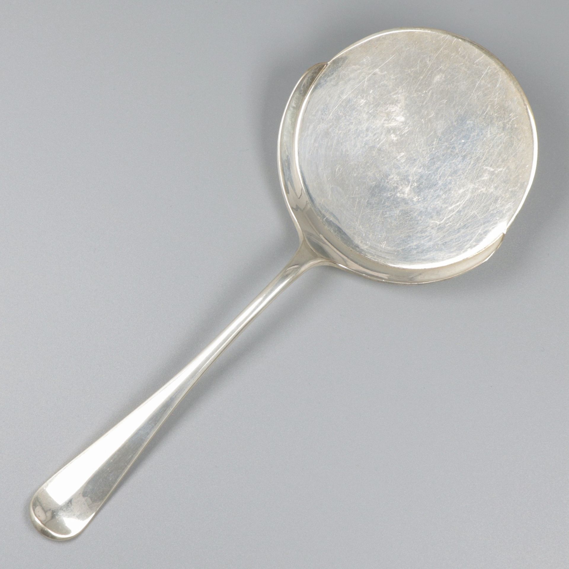 Fried egg scoop silver. ''Hollands Lof''. Pays-Bas, Zeist, Gerritsen & van Kempe&hellip;