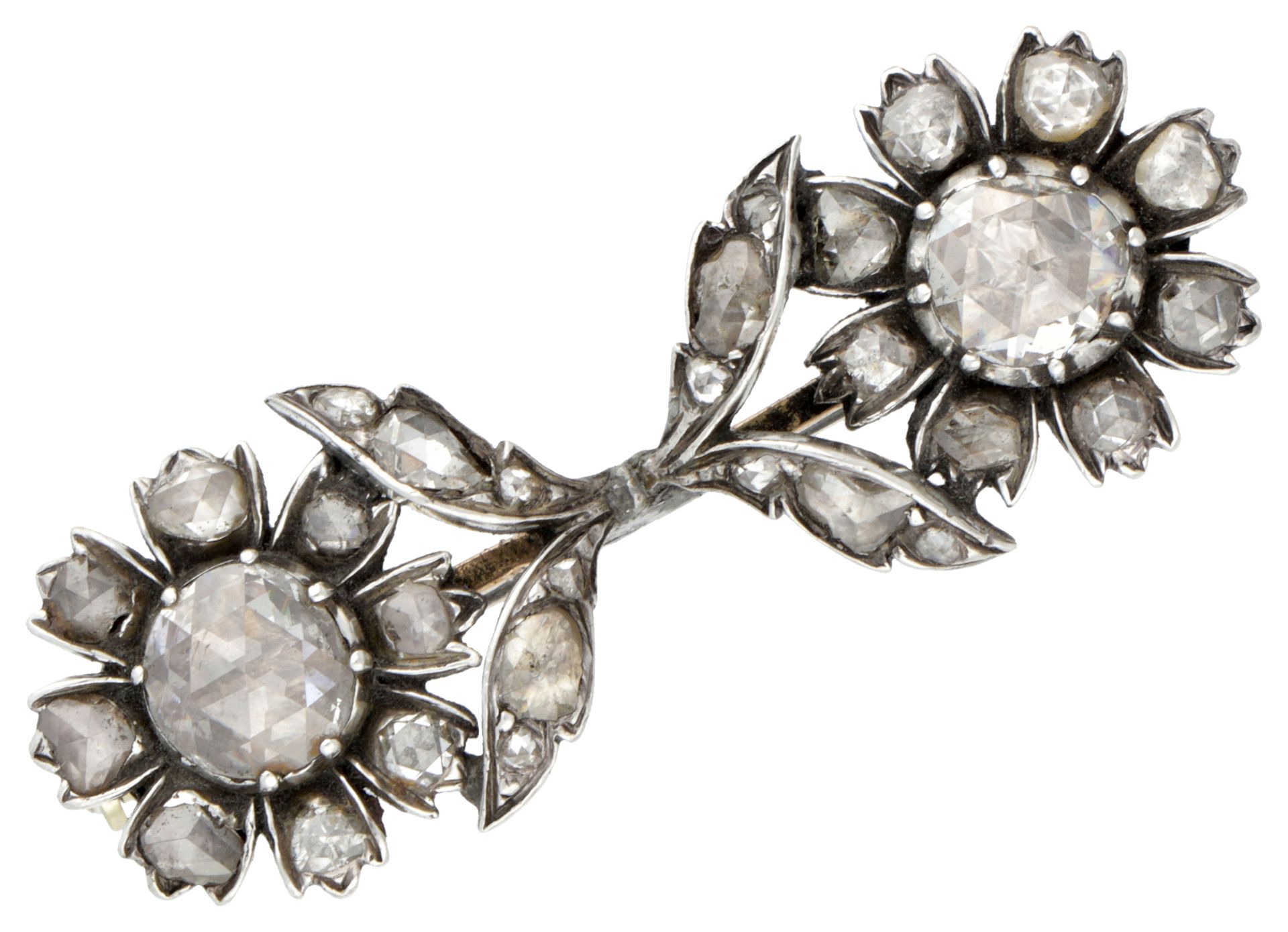 14K. Yellow gold/sterling silver flower brooch set with rose cut diamonds. Poinç&hellip;