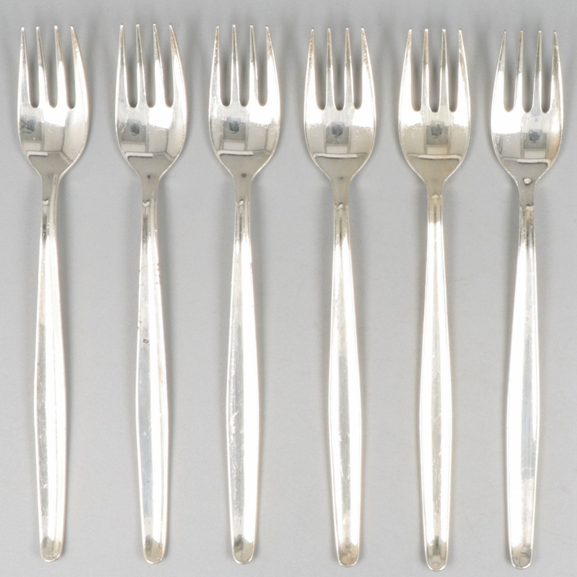 6-piece set breakfast forks ''model Jeunesse'' silver. Progettato da Gustav Bera&hellip;