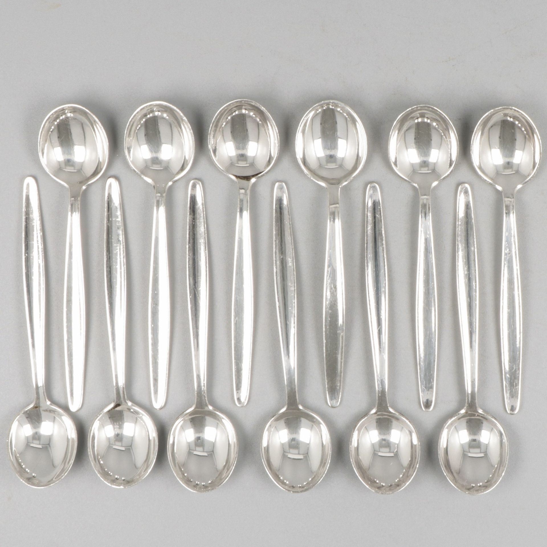 12-piece set teaspoons ''model Jeunesse'' silver. Conçu par Gustav Beran. P17 mo&hellip;
