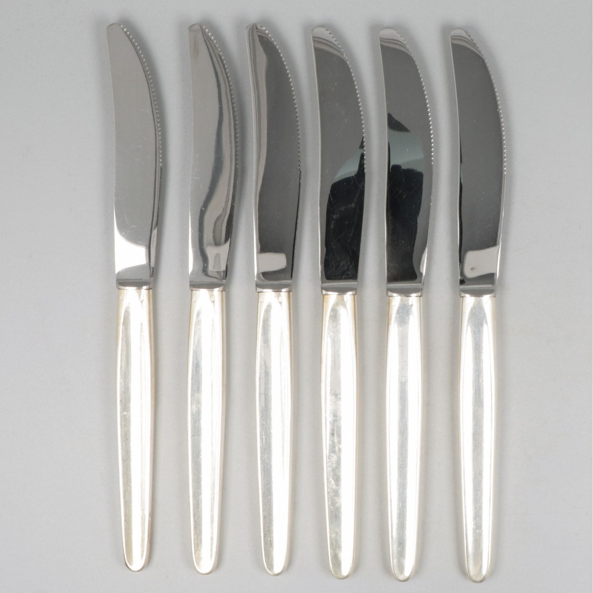 6-piece set dinner knives ''model Jeunesse'' silver. Entworfen von Gustav Beran.&hellip;